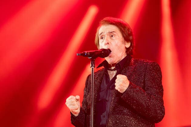 September 10, 2021, Valencia, Spain: The Spanish singer, Raphael performs on stage on his Tour 6.0 during the Nits al Carme concerts at the City of Arts and Sciences in Valencia..Miguel Rafael Martos Sanchez, better known as Raphael (Linares, Jaà n, Spain; May 5, 1943), is a Spanish singer and actor, recognized for being one of the forerunners of the romantic ballad in Spain and in Spanish-speaking countries Valencia Spain - ZUMAs197 20210910_zaa_s197_319 Copyright: xXiscoxNavarrox