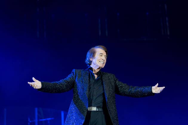 September 10, 2021, Valencia, Spain: The Spanish singer, Raphael performs on stage on his Tour 6.0 during the Nits al Carme concerts at the City of Arts and Sciences in Valencia..Miguel Rafael Martos Sanchez, better known as Raphael (Linares, Jaà n, Spain; May 5, 1943), is a Spanish singer and actor, recognized for being one of the forerunners of the romantic ballad in Spain and in Spanish-speaking countries Valencia Spain - ZUMAs197 20210910_zaa_s197_323 Copyright: xXiscoxNavarrox