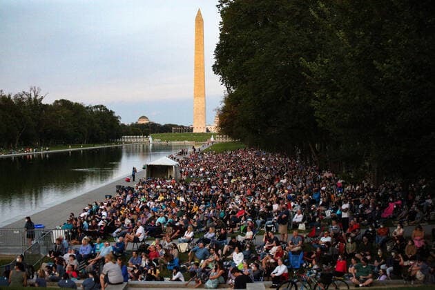 People Attend Concert On Eve Of 20th Anniversary Of 9 11 In Washington, D.C. People attend a free concert version of Come From Away , a performance hosted by Ford s Theatre which tells the remarkable true story of 7,000 stranded passengers on September 11, 2001, and the small town in Newfoundland that welcomed them , at the Lincoln Memorial on September 10, 2021, the eve of the 20th anniversary of 9 11 Washington D.C. United States dozier-peopleat210910_npfha  Copyright: xBryanxOlinxDozierx
