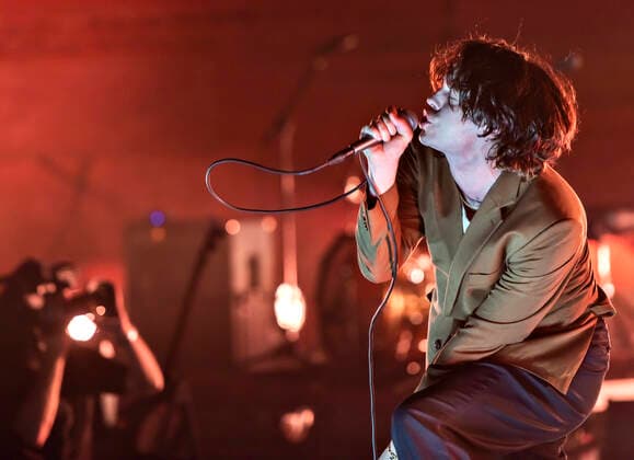 Gruppen Iceage paa scenen under P6 BEAT Rocker Koncerthuset loerdag den 11. september 2021. For ottende gang afholder P6 radiokanalen P6 BEAT Rocker Koncerthuset, hvor det ypperligste den danske musikscene kan praestere spiller live i DR Koncerthuset. Showet er ogsaa en markering af P6 BEATs 10 aars foedselsdag.. , Copenhagen