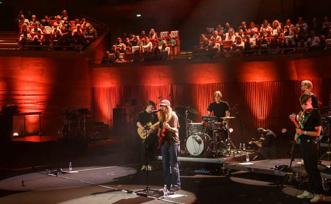 Girl in Red paa scenen under P6 BEAT Rocker Koncerthuset loerdag den 11. september 2021. For ottende gang afholder P6 radiokanalen P6 BEAT Rocker Koncerthuset, hvor det ypperligste den danske musikscene kan praestere spiller live i DR Koncerthuset. Showet er ogsaa en markering af P6 BEATs 10 aars foedselsdag.. , Copenhagen