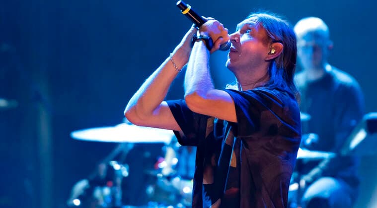 When Saints Go Machine paa scenen under P6 BEAT Rocker Koncerthuset loerdag den 11. september 2021. For ottende gang afholder P6 radiokanalen P6 BEAT Rocker Koncerthuset, hvor det ypperligste den danske musikscene kan praestere spiller live i DR Koncerthuset. Showet er ogsaa en markering af P6 BEATs 10 aars foedselsdag.. , Copenhagen