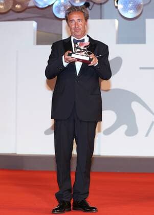 Italy Venice Film Festival 6649279 11.09.2021 Director Paolo Sorrentino poses with his Silver Lion Grand Jury Prize award for the film The Hand Of God at a photocell after the closing ceremony of the 78th edition of the Venice Film Festival in Venice, Italy. Ekaterina Chesnokova Sputnik Venice Italy  Copyright: xEkaterinaxChesnokovax