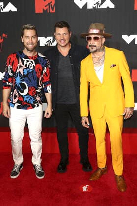 Lance Bass ( N Sync), Nick Lachey (98 Degrees) und AJ McLean (Backstreet Boys) bei der Verleihung der MTV Video Music Awards 2021 im Barclays Center. New York, 12.09.2021