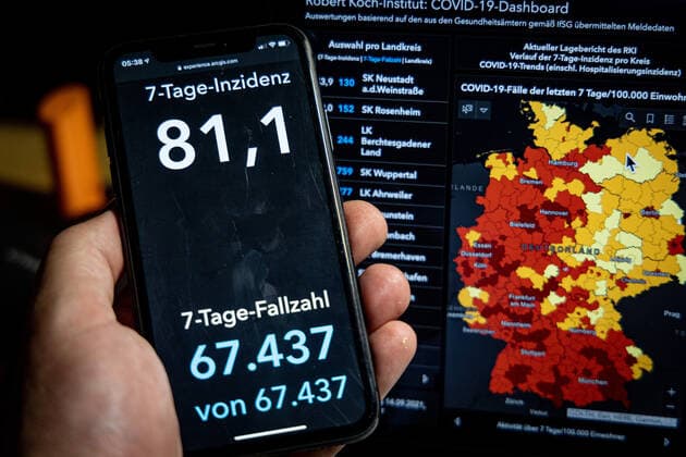 Coronavirus in Deutschland - Covid-19-Dashboard des Robert Koch-Institut 14.09.2021: Robert Koch-Institut: 7-Tage-Inzidenz 81,1. 7-Tage-Fallzahl 67.437. COVID-19-Fälle 4.089.476. Zugang um 6.325 gegenüber dem Vortag. COVID-19-Todesfälle 92.686. Zugang um 68 gegenüber dem Vortag.