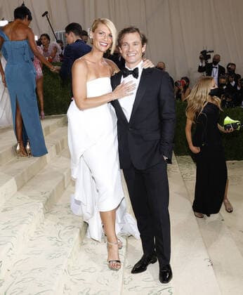 Claire Danes arrives on the red carpet for The Met Gala at The Metropolitan Museum of Art celebrating the opening of In America: A Lexicon of Fashion in New York City on Monday, September 13, 2021.  NYP20210913352 JOHNxANGELILLO