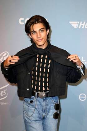 Nic Kaufmann bei der Levi s Fashion Show auf der About You Fashion Week im Kraftwerk Berlin. Berlin, 13.09.2021 *** Nic Kaufmann at the Levi s Fashion Show at About You Fashion Week at Kraftwerk Berlin Berlin, 13 09 2021 Foto:xF.xKernx xFuturexImage