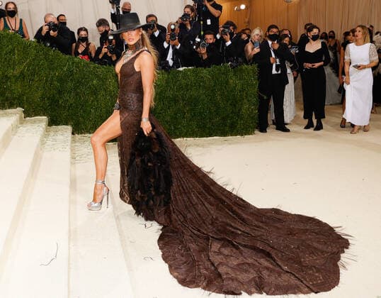 Jennifer Lopez arrives for The Met Gala at The Metropolitan Museum of Art celebrating the opening of In America: A Lexicon of Fashion in New York City on Monday, September 13, 2021.  NYP20210913605 JOHNxANGELILLO