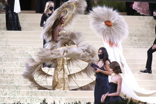 September 13, 2021, New York City, New York, USA: IMAN attends the Met Gala 2021 celebrating Ã¢â‚¬oeIn America:A Lexicon of FashionÃ¢â‚¬Â.The Metropolitan Museum of Art, NYC.September 13, 2021. New York City USA - ZUMAms4_ 20210913_zaf_ms4_025 Copyright: xSoniaxMoskowitzxGordonx