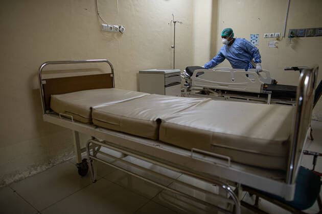 September 15, 2021, Tangerang Selatan, Banten, Indonesia: South Tangerang, Banten, Indonesia, September 15, 2021: The atmosphere of the Emergency Room of the South Tangerang Regional General Hospital, Banten, Indonesia, which is empty of COVID-19 patients. After almost 3 months of lock down, COVID-19 cases in Indonesia have begun to be controlled and have decreased drastically. Tangerang Selatan Indonesia - ZUMAh128 20210915_zap_h128_005 Copyright: xDonalxHusnix