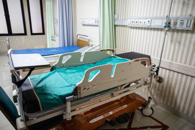 September 15, 2021, Tangerang Selatan, Banten, Indonesia: South Tangerang, Banten, Indonesia, September 15, 2021: The atmosphere of the Emergency Room of the South Tangerang Regional General Hospital, Banten, Indonesia, which is empty of COVID-19 patients. After almost 3 months of lock down, COVID-19 cases in Indonesia have begun to be controlled and have decreased drastically. Tangerang Selatan Indonesia - ZUMAh128 20210915_zap_h128_006 Copyright: xDonalxHusnix