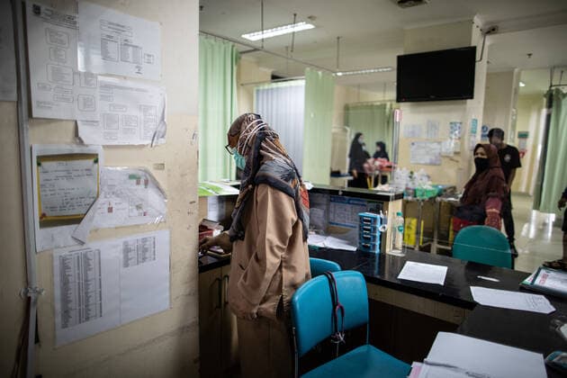 September 15, 2021, Tangerang Selatan, Banten, Indonesia: South Tangerang, Banten, Indonesia, September 15, 2021: The atmosphere of the Emergency Room of the South Tangerang Regional General Hospital, Banten, Indonesia, which is empty of COVID-19 patients. After almost 3 months of lock down, COVID-19 cases in Indonesia have begun to be controlled and have decreased drastically. Tangerang Selatan Indonesia - ZUMAh128 20210915_zap_h128_010 Copyright: xDonalxHusnix