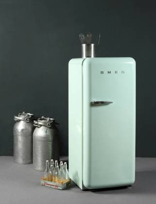IMAGO Creative: Haushaltsgeräte - Kühlschrank 50er jahre,kühlschrank,küchenutensilien,smeg,50er,fifties,fünfziger,kühlschränke,küchenbedarf,küchengerät,küchengeräte,küchenutensil,küchenwerkzeug,küchenwerkzeuge,küchenzubehör *** 1950s,refrigerator,kitchen utensils,fridge,refrigerators,kitchen utensil 3ro-fwb EDITORIAL USE ONLY