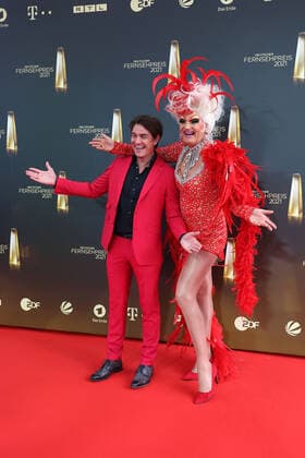 Matze Knop und Olivia Jones bei der Ankunft zur Deutscher Fernsehpreis Verleihung am 16.09.2021 in Köln Deutscher Fernsehpreis Verleihung 2021 in Koeln