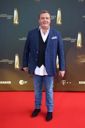 Hape Kerkeling bei der Ankunft zur Deutscher Fernsehpreis Verleihung am 16.09.2021 in Köln Deutscher Fernsehpreis Verleihung 2021 in Koeln