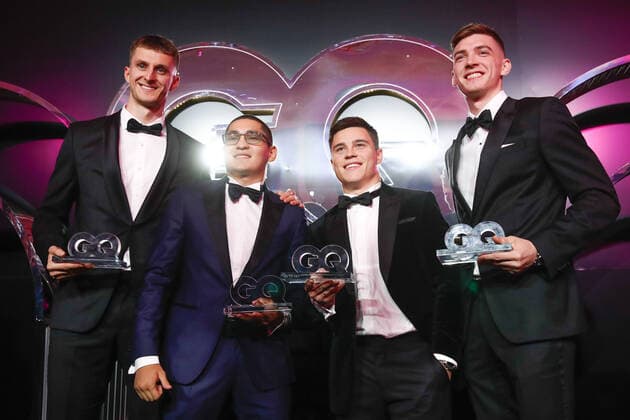 Bilder des Jahres 2021, Entertainment 09 September Entertainment Themen der Woche KW37 Entertainment Bilder des Tages MOSCOW, RUSSIA â€“ SEPTEMBER 16, 2021: Olympic champions Vladislav Larin, Albert Batyrgaziyev, Nikita Nagorny, and Maxim Khramtsov (L-R) with the Men of the Year trophy at the 2021 GQ Men of the Year Awards ceremony, at the Mossovet Theatre. Artyom Geodakyan TASS  TS110BB6