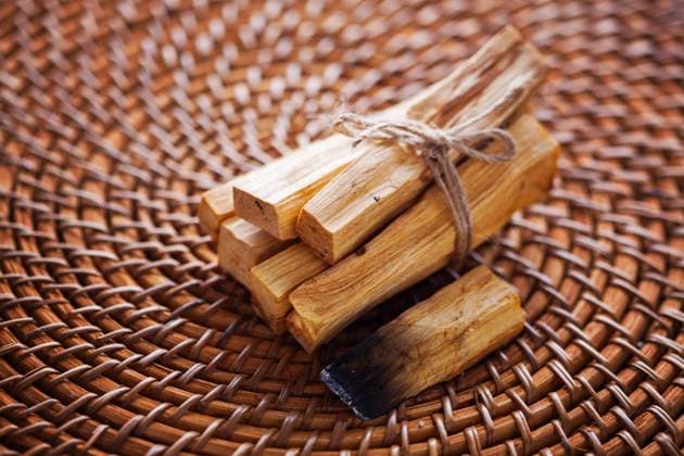 IMAGO Creative, Lifestyle, Esoterik gefährlicher Glaube räucherwerk,palo santo,räucherware,räucherwaren *** incense,incenses ghg-kus