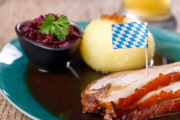 bayrische küche,schweinebraten,traditionelle küche,bayerisch,bayerische küche,bayrisch,deutsche küche,europäische küche,süddeutsche küche,braten,schweinefleisch,schweinsbraten *** bavarian cuisine,roast pork,traditional cuisine,bavarian cuisines,bavarian food,roast porks jb1-nqh