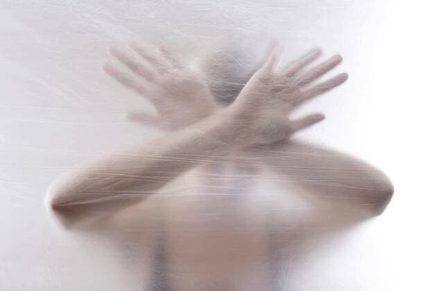  anxious young woman model released, Symbolfoto, 11.10.2020, Copyright: xluna4x Panthermedia21352475