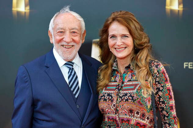 Dieter Hallervorden mit Lebenspartnerin Christiane Zander bei der Verleihung des Deutschen Fernsehpreises 2021 im Tanzbrunnen. Köln, 16.09.2021