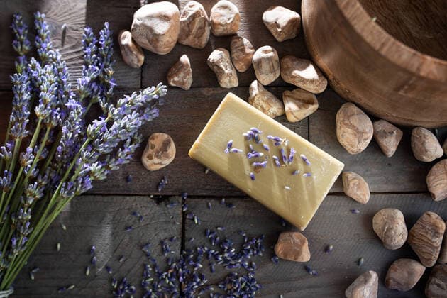 IMAGO Creative: Clickbait, Hautpflege und Kosmetik hautpflege,seife,lavendel,körperpflege,seifen,lavandula angustifolia,lavendula *** skincare,bar of soap,lavender,skincares,bar of soaps,lavenders m72-iq8