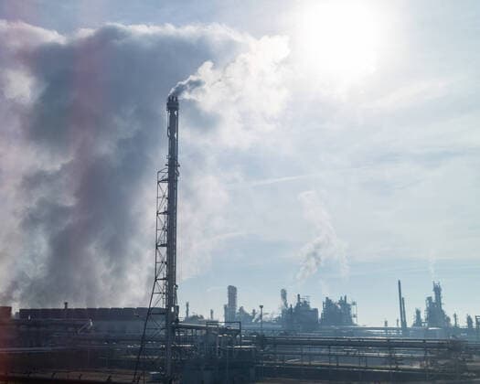 IMAGO Creative: Klimawandel - Grüne Erholung industrie,umweltverschmutzung,industriegebiet,umweltbelastung,umweltbelastungen,umweltschmutz,umweltverschmutzungen,umweltzerstörung,umweltzerstörungen,industriegelände *** industry,pollution,industrial area,industries,pollutions,industrial areas mcp-mw2