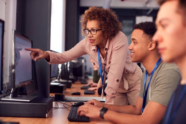 bildung,it,hochschule,computerarbeitsplatz,bilden,computertechnik,informationstechnik,akademie,uni,universität,arbeitsplatz,computerarbeitsplätze *** education,it,college,computer workstation,educations,colleges,computer workstations,desktop pc,workplace mmq-10vq ,model released, Symbolfoto