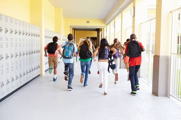 schule,schüler,schulfrei,schülerin,schülerinnen *** school,school children,school s off,schools,school childrens,school s offs mmq-m8v ,property released
