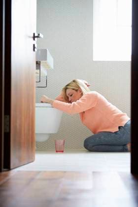IMAGO Creative: Gesundheit, Magersucht, Bulimie junge frau,schwanger,bulimie,erbrechen,frau,schwangere,schwangerschaft,brechen *** young woman,pregnant,bulimia,vomiting,girl,girls,woman,young women,pregnants,bulimias mmq-mfl ,model released, Symbolfoto