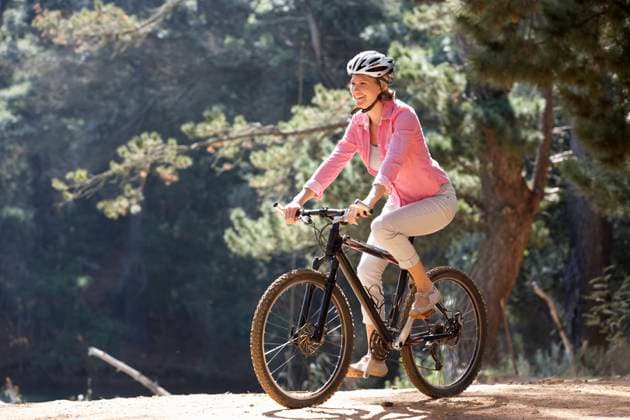 mountainbike,radfahrerin,fahrrad,fahrräder,mountainbikes,mtb,fahrradfahrer,fahrradfahrerin,fahrradfahrerinnen,radfahrer,radfahrerinnen