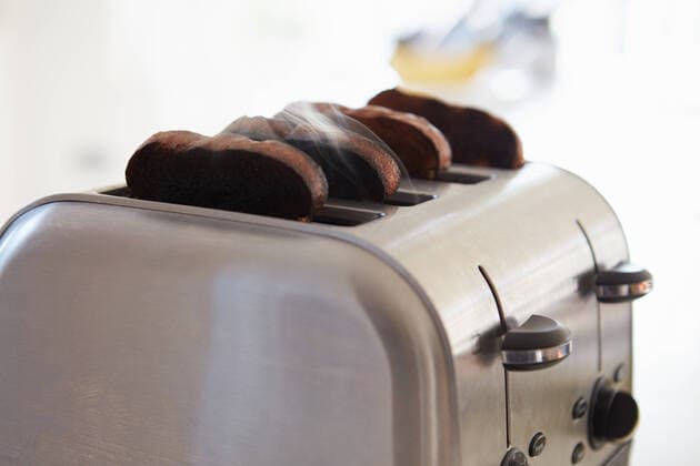 IMAGO Creative: Haushaltsgeräte - Toaster toaster,verbrannt,toast,toastbrot,toastbrote,toasts *** toaster,burnt,toast,toasters,burnts,toasts mmq-ole