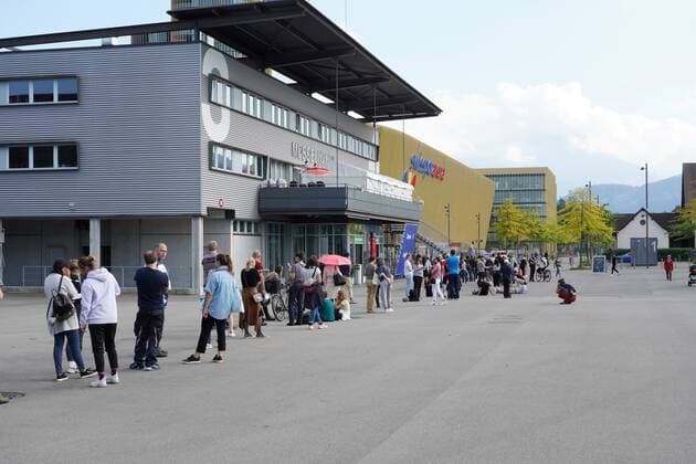 Foto Manuel Geisser 17.09.2021 Covit-19 Corona. Bild: Grossandrang am Impfen unt Test Center Luzern Schweiz