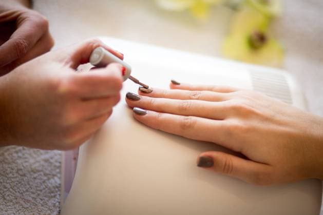 nagellack,nagelpflege,maniküre,beauty,kosmetik,handpflege,manicure *** nail polish,nail care,manicure,nail polishs,nail cares,manicures oi6-fqm ,model released, Symbolfoto