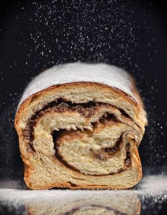 kuchen,puderzucker,hefezopf,pudern,pasca cozonac,farinzucker,staubzucker,butterzopf,butterzöpfe,hefegebäck,hefekranz,hefekränze,hefezöpfe,zopf,zöpfe *** cake,powdered sugar,white bread,powdering,cakes,powdered sugars,white breads pr8-kxy