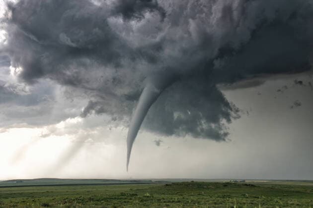 IMAGO Nature: Unsere Erde, Klimawandel, Wirbelstürme A perfectly needle-like cone tornado reaches out for the ground, Campo, Colorado, USA, 29.05.2014, Copyright: xJasonxPersoffxStormdoctorx reaching,gray color,copy space,wide angle,danger,ominous,threat,awe,nature,united states of america,colorado,outdoors,rural,field landscape,plain landscape,day,darkness,environmental issue,global warming,tornado,nobody,science,travel,weather,cloud,sky,storm,cloudscape,force,thunderstorm,rotating,scale,menacing,beauty in nature,forecasting,atmosphere,storm cloud,horizon over land,dramatic sky,vastness,June 2014 Release,campo,cone shape,climate,Reaching,Spinning,Amazement,Awe,Danger,Mood,Ominous,Prediction,Scale ,Threat,No People,Colour Intensity,Dark,USA,Colorado,Copy Space,Point Of View,Wide Angle,Anim Ref:IS09AI7O0