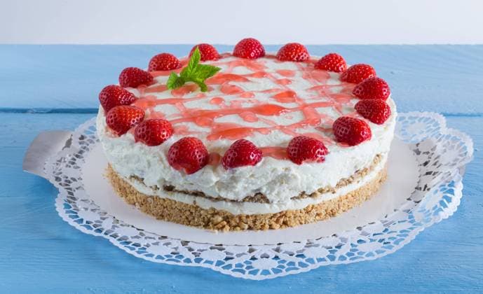 dessert,erdbeeren,sahnetorte,desserts,nachspeise,nachspeisen,nachtisch,nachtische,süßspeise,süßspeisen,erdbeere,sahnekuchen *** dessert,strawberries,cream cake,desserts,strawberry,cream cakes sj8-gqx