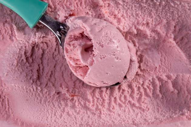 eiskugel,erdbeereis,eis,eiscreme,eiskugeln,speiseeis,erdbeer-eis *** scoop,strawberry ice cream,scoops,ice creams,icecream,icecreams,strawberry ice creams sre-frr