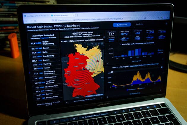 Coronavirus in Deutschland - Covid-19-Dashboard des Robert Koch-Institut 18.09.2021: Robert Koch-Institut: 7-Tage-Inzidenz 72,0. 7-Tage-Fallzahl 59.846. COVID-19-Fälle 4.134.779. Zugang um 8.901 gegenüber dem Vortag. COVID-19-Todesfälle 92.920. Zugang um 63 gegenüber dem Vortag.