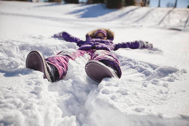 IMAGO Creative: Wintersport, Urlaub Surface level view of girl wearing ski suit lying snow making snow angel, 07.12.2015, Copyright: xRebeccaxNelsonx, model released, wearing,lying down,lying on back,playing,white color,pattern,symmetry,abundance,adventure,childhood,carefree,creativity,fun,refresh,vitality,well being,comfortable,excitement,happiness,joy,nature,fresh,frozen,child,female,girl,only one girl,one person,railing,outdoors,winter,day,snow boot,winter clothing,ski suit,energy,cold temperature,surface level,enjoyment,snow angel,snow covered,winter coat,7 to 8 years,playfully,December 2015 Release,Playing,Reclining,Lying On Back,Child,Female,Girls,Girl,Abundance,Adventure,Carefree,Childhood,Creativity,Energy,Enjoyment,Fun,Excitement,Freshness,Refreshment,Symmetry,Vit Ref:IS09AU8T6