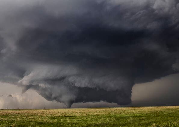 IMAGO Nature: Unsere Erde, Klimawandel, Wirbelstürme A powerful tornadic thunderstorm rolls over plains, 20.06.2016, Copyright: xJasonxPersoffxStormdoctorx texture,danger,ominous,threat,awe,nature,grass,united states of america,kansas,outdoors,field landscape,grassland,plain landscape,tornado,nobody,weather,cloud,storm,cloudscape,dramatic,natural pattern,thunderstorm,beauty in nature,dramatic sky,dodge city,natural formation,lush green,destructive,supercell,funnel cloud,June 2016 Release,Amazement,Awe,Danger,Mood,Ominous,Passion,Threat,Ornate,No People,Pattern,Natural Pattern,Textured,USA,Kansas,Grainy,Grass Family,Grass,Symbol,Orthographic Symbol,Numeral,Grassland,Sky,Cloud,Cloudscape,Moody Sky,Dramatic Sky,Weather,Storm,Tornado,Funnel Cloud,Thunderstorm,Outdoors,Nature,Beauty In Nature Ref:IS09AZ3XM