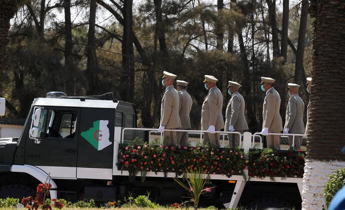 Bilder des Jahres 2021, News 09 September News Themen der Woche KW37 News Bilder des Tages Funeral Of Former President Abdelaziz Bouteflika Funeral procession for former President Abdelaziz Bouteflika upon his arrival at El-Alia cemetery in the capital Algiers on September 19, 2021. Algiers Algeria bensalem-notitle210919_nphMs  Copyright: xBillalxBensalemx