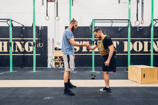 IMAGO Creative: NGO, Rehabilitation und Gesundheitswesen Personal trainer working with man with disability in gym, 13.03.2019, Copyright: xEugenioxMarongiux training,25 to 29 years,a helping hand,accessibility,amputee,aspiration,beard,caucasian ethnicity,challenge,conquering adversity,determination,differential focus,disability,encouragement,endurance,exercise equipment,exercising,fitness,full length,guidance,gym,healthy lifestyle,independence,indoors,looking down,male,man,March 2019 Release,mentoring,opportunity,orthographic text,personal trainer,real people,sign,sport,sportswear,standing,support,two people,vitality,wearing,well being,Standing,Looking Down,Caucasian Ethnicity,Young Adult,25-29 Years,Male,Men,Instructor,Coach ,Victim,Amputee,Accessibility,Aspiration,Challenge,Determination,Dev Ref:IS09BY7BM