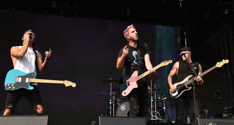 September 18, 2021, Las Vegas, NV, USA: All Time Low - Jack Barakat, Alex Gaskarth, Zack Merrick performs on the Daytime Stage at the 2021 iHeartRadio Music Festival at AREA15 on September 18, 2021 in Las Vegas, Nevada. Las Vegas USA - ZUMAs181 20210918_zea_s181_099 Copyright: xImagespacex