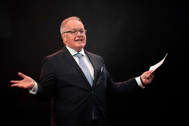 formanden for Lauritzen Fonden, Jens Ditlev Lauritzen. Lauritzen prisen bliver uddelt paa Folketeatret soendag den 19. september 2021. Traditionen tro uddeles Lauritzen-prisen paa 250.000 kr. til en mandlig og en kvindelig skuespiller, som paa baggrund af deres store kunstneriske praestationer paa de danske scener, TV eller film skal haedres med den flotte pris. Yderligere uddeles Lauritzen Fondens Visionspris paa 100.000 kr., Lauritzen Fondens Backstage-pris paa 50.000 kr., Lauritzen Fondens Wauw-pris paa 30.000 kr., Lauritzen Fondens Believe in You-priser paa 4 x 25.000 kr. og Lauritzen Fondens Boerne og Unge-pris paa 2 x 50.000 kr.. , Copenhagen Denmark Copyright: MartinxSylvestx COP105 spdk20210919-224615-L