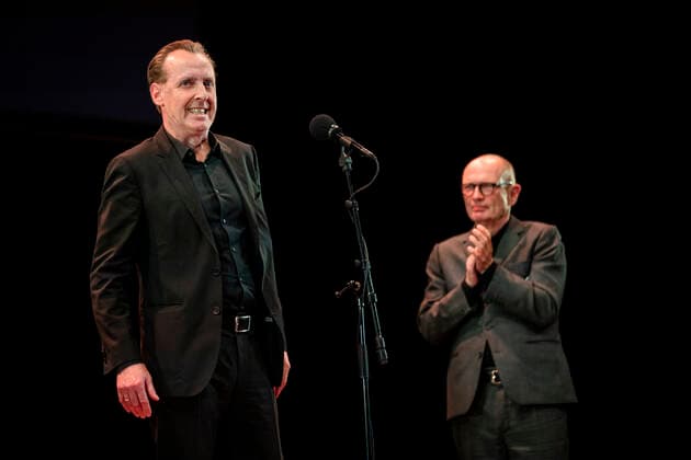BACKSTAGEPRISEN uddeles til Jacob Morild. Lauritzen prisen bliver uddelt paa Folketeatret soendag den 19. september 2021. Traditionen tro uddeles Lauritzen-prisen paa 250.000 kr. til en mandlig og en kvindelig skuespiller, som paa baggrund af deres store kunstneriske praestationer paa de danske scener, TV eller film skal haedres med den flotte pris. Yderligere uddeles Lauritzen Fondens Visionspris paa 100.000 kr., Lauritzen Fondens Backstage-pris paa 50.000 kr., Lauritzen Fondens Wauw-pris paa 30.000 kr., Lauritzen Fondens Believe in You-priser paa 4 x 25.000 kr. og Lauritzen Fondens Boerne og Unge-pris paa 2 x 50.000 kr.. , Copenhagen Denmark Copyright: MartinxSylvestx COP105 spdk20210919-230230-L