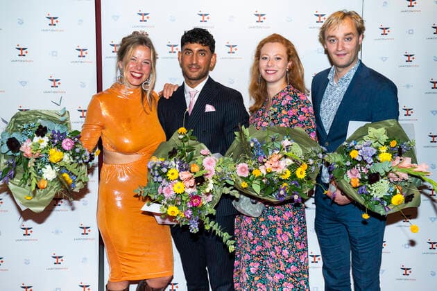 Jennifer Vedsted Christiansen, Arian Kashef, Sara Viktoria Bjerregaard og Lue Stoevelbaek efter showet. Lauritzen prisen bliver uddelt paa Folketeatret soendag den 19. september 2021. Traditionen tro uddeles Lauritzen-prisen paa 250.000 kr. til en mandlig og en kvindelig skuespiller, som paa baggrund af deres store kunstneriske praestationer paa de danske scener, TV eller film skal haedres med den flotte pris. Yderligere uddeles Lauritzen Fondens Visionspris paa 100.000 kr., Lauritzen Fondens Backstage-pris paa 50.000 kr., Lauritzen Fondens Wauw-pris paa 30.000 kr., Lauritzen Fondens Believe in You-priser paa 4 x 25.000 kr. og Lauritzen Fondens Boerne og Unge-pris paa 2 x 50.000 kr.. , Copenhagen Denmark Copyright: MartinxSylvestx COP105 spdk20210919-235225-L