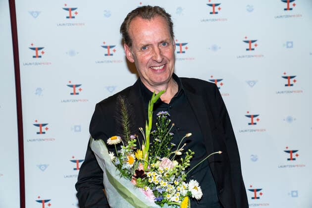 Jacob Morild efter showet. Lauritzen prisen bliver uddelt paa Folketeatret soendag den 19. september 2021. Traditionen tro uddeles Lauritzen-prisen paa 250.000 kr. til en mandlig og en kvindelig skuespiller, som paa baggrund af deres store kunstneriske praestationer paa de danske scener, TV eller film skal haedres med den flotte pris. Yderligere uddeles Lauritzen Fondens Visionspris paa 100.000 kr., Lauritzen Fondens Backstage-pris paa 50.000 kr., Lauritzen Fondens Wauw-pris paa 30.000 kr., Lauritzen Fondens Believe in You-priser paa 4 x 25.000 kr. og Lauritzen Fondens Boerne og Unge-pris paa 2 x 50.000 kr.. , Copenhagen Denmark Copyright: MartinxSylvestx COP105 spdk20210919-235333-L