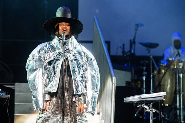 September 18, 2021, Concord, CA, USA: Erykah Badu performs on Day One of the Lights on Festival at Concord Pavilion on September 18, 2021 in Concord, California. ( Chris Tuite imageSPACE) Concord USA - ZUMAs181 20210918_zea_s181_338 Copyright: xImagespacex