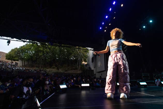 September 18, 2021, Concord, CA, USA: Foushee performs on Day One of the Lights on Festival at Concord Pavilion on September 18, 2021 in Concord, California. ( Chris Tuite imageSPACE) Concord USA - ZUMAs181 20210918_zea_s181_263 Copyright: xImagespacex