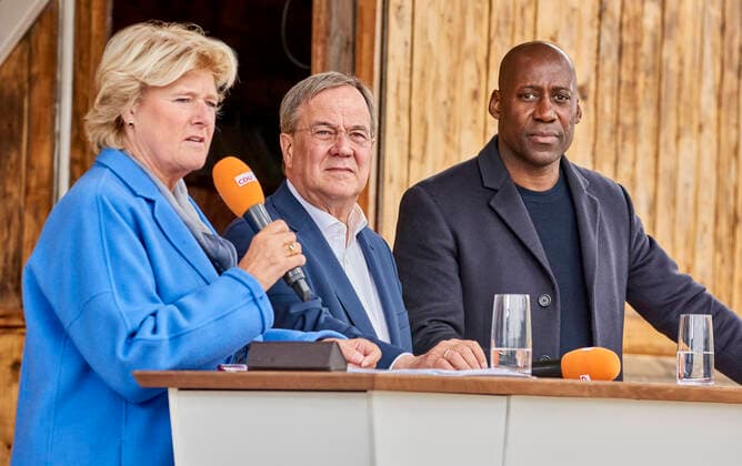Armin Laschet + Monika Grütters + Joe Chialo Deutschland, Berlin: Der Kanzlerkandidat der CDU Armin Laschet präsentiert einen Entwurf Erfolgreicher Neustart für die Kreativwirtschaft gemeinsam mit Monika Grütters und Joe Chialo.